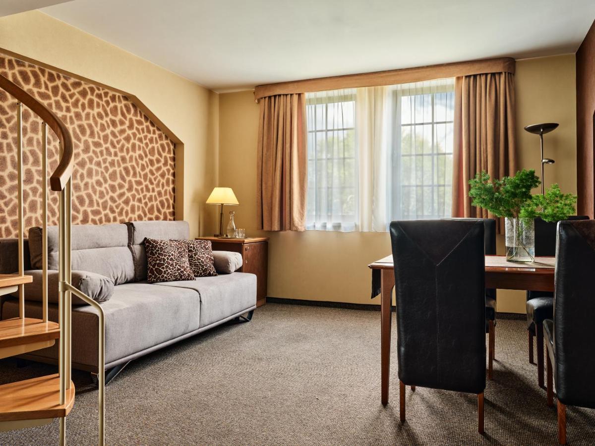 Hotel Great Polonia Krakow Airport - Ex Hotel Witek モドルニチュカ エクステリア 写真