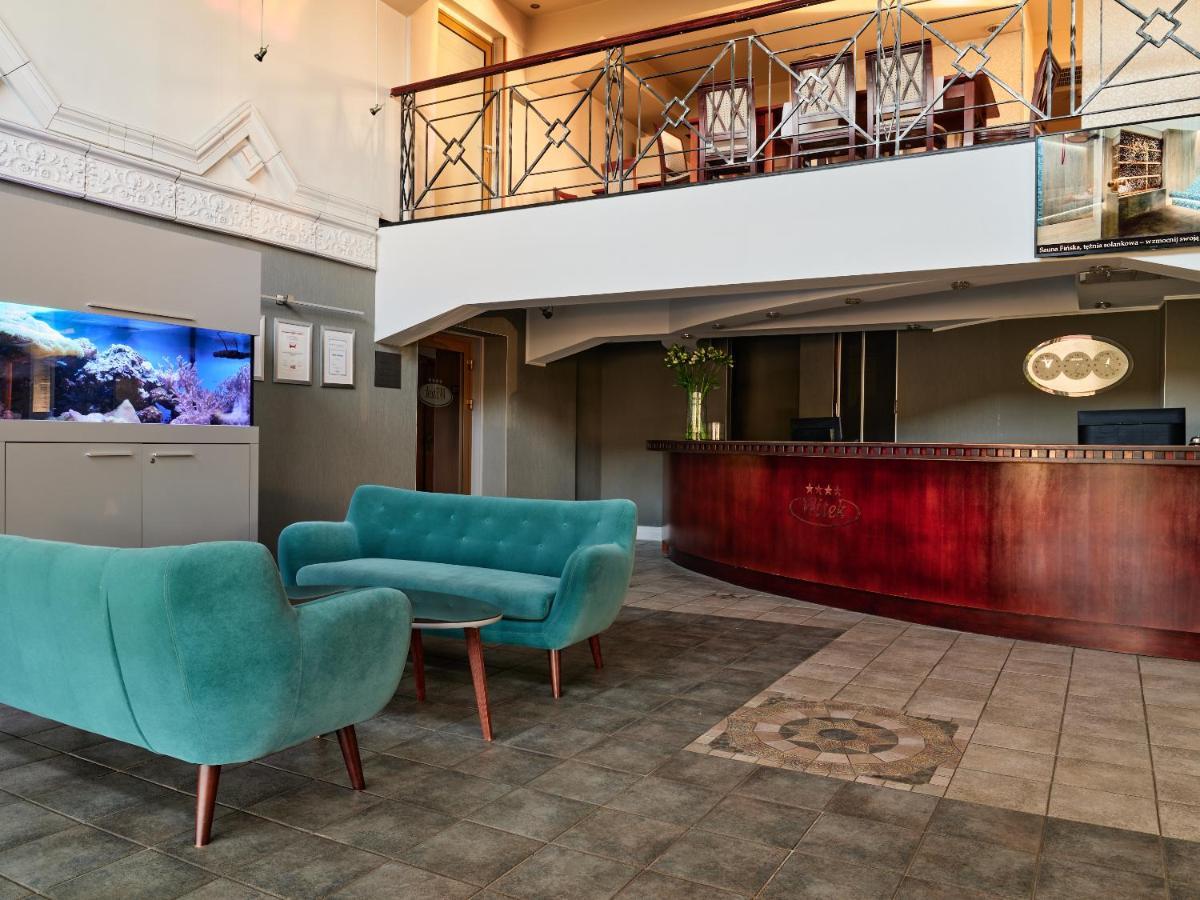 Hotel Great Polonia Krakow Airport - Ex Hotel Witek モドルニチュカ エクステリア 写真